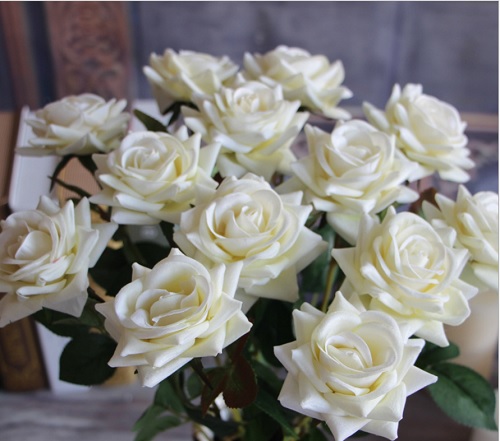 Hoa hồng nhung vải màu trắng